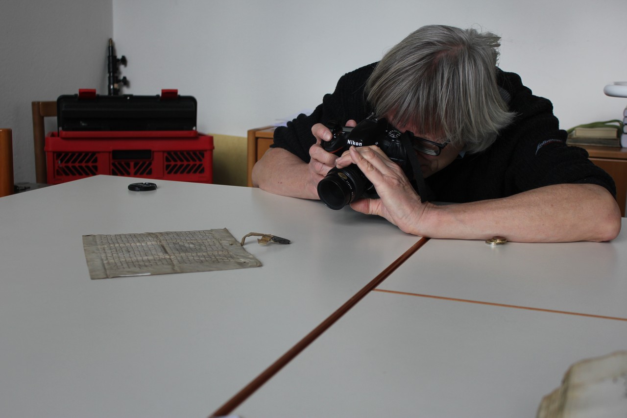 Mediendesigner Wolfgang Noltenhans bei der Arbeit  Foto: LWL/N. Marschler