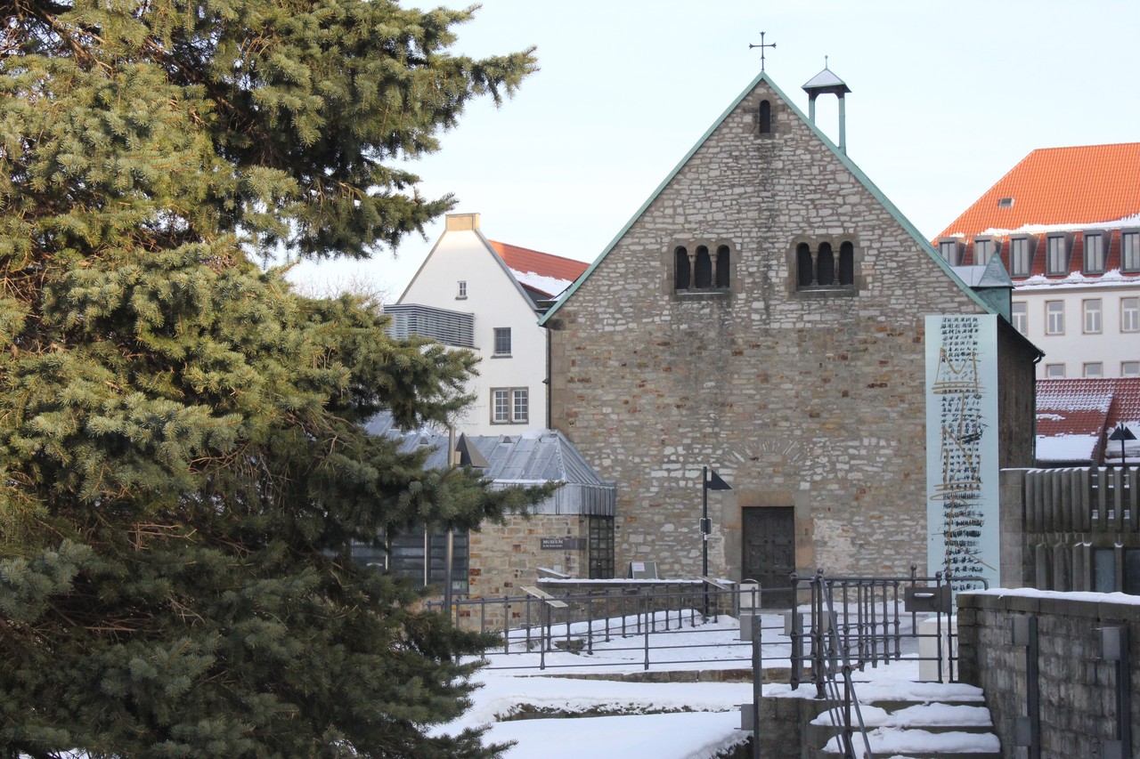 Der verschneite Weg zum Museum, Foto: LWL/C.Pluschke