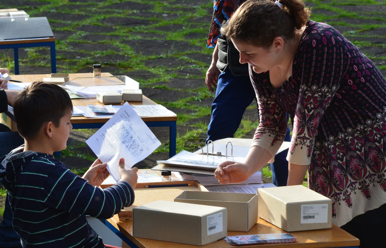 Fundbearbeitung innerhalb der Mauern der Pfalz Karls des Großen. Foto: LWL/Burgemeister